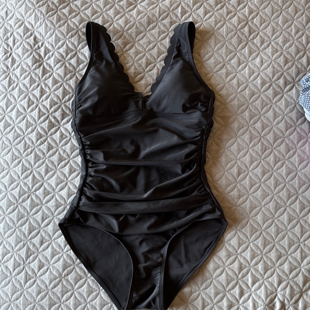 Shade and Shore scalloped neckline swimsuit